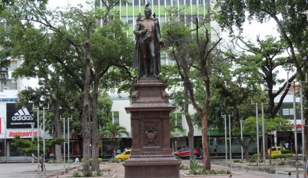 ESTATUA DE SANTANDER 