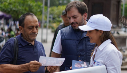 Candidato al Senado, Andrés Forero, en campaña en Cúcuta.