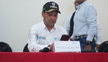 Ministro de Defensa, Pedro Sánchez. 