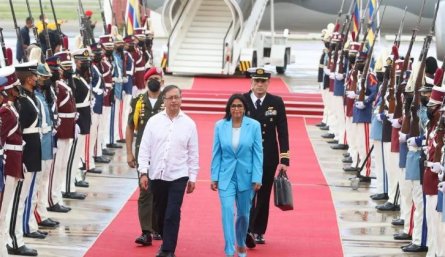 Delcy Rodríguez visitará Colombia la próxima semana para reunirse con Petro, afirman medios locales