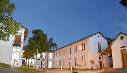 Corporación Biblioteca Pública Julio Pérez Ferrero/Archivo/La Opinión