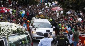 Tumba de Darío Gómez se volvió sitio de romería./Foto: Colprensa