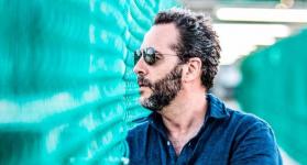 Jose Gaviria hace homenaje a Jairo Varela