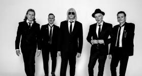  Mötley Crüe y Def Leppard
