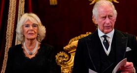 Camila y Carlos III
