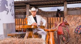 'Yo me llamo Silvestre Dangond' fusiona vallenato con regional mexicano