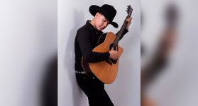 Juan Esteban Cantante música popular 