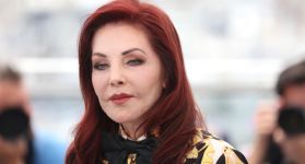 Priscilla Presley sale de la sombra