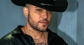 El artista de música popular, ‘Jessi’ Uribe, se prepara para cerrar el año de una manera especial con el lanzamiento de su nuevo álbum, ‘D´Lejitos’
