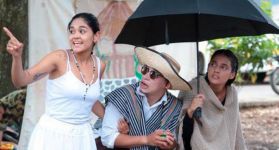 El actor cucuteño Bayron Antúnez estrena la obra ‘Pueblitos Papel’