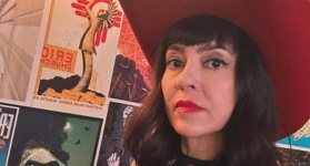 mujer reportó estar enferma y su jefe fue a verificar