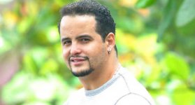 El cantante fue condenado por violar los derechos patrimoniales de autor y derechos conexos por seguir interpretando temas de Los Inquietos del Vallenato sin la autorización después de su salida del grupo.