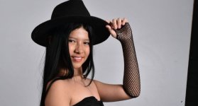 La talentosa niña tuvo la oportunidad de cantar con Nelson Velásquez y Alex Manga. 