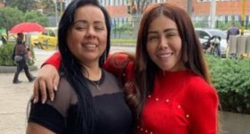 MAMÁ DE YINA CALDERÓN 