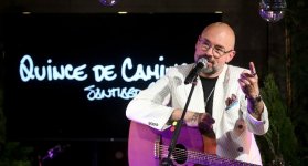 El reencuentro que todos esperaban: Santiago Cruz presenta ‘Quince de Caminos’.