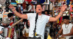 Carlos Vives en el Tiny Desk