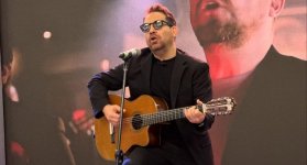 Juan Fernando Velasco traerá a Colombia su gira ‘Julio Eterno’ con la voz inmortal de Julio Jaramillo.
