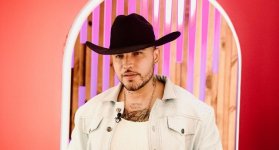 Jessi Uribe y su exmánager se enfrentan por el control de derechos y ganancias en su carrera musical.