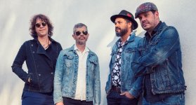 Superlitio regresa con Días Perfectos, un viaje sonoro contra el ruido digital.