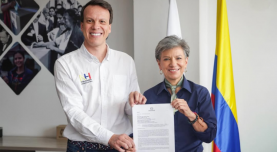 Claudia López y Leonardo Huerta, Consulta de Las Soluciones.