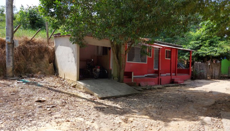 En la casa de William Rodríguez ocurrió el crimen. El Eln pintó grafitis en la vivienda. / Foto: Cristian Herrera. 