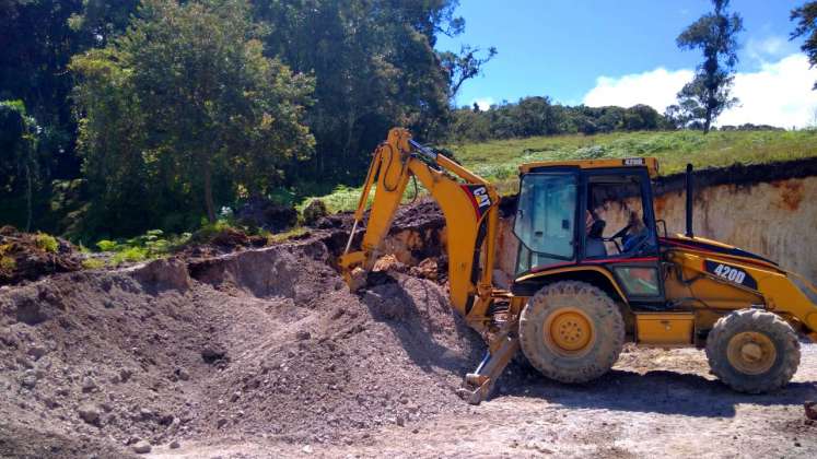 Mediante el banco de maquinaria amarilla vienen siendo rehabilitadas las vías que fueron  afectadas por las lluvias de los últimos meses de 2020./ Foto cortesía 