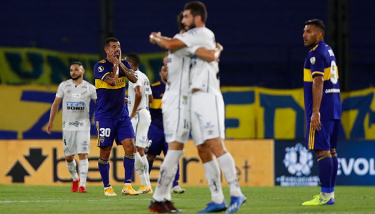 El juego estuvo cargado de polémica por un penal que no le fue pitado al equipo brasilero. 