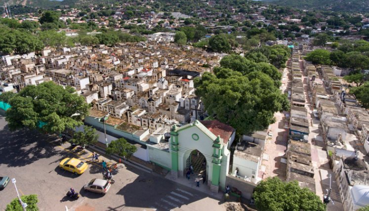 Entre seis meses a un año, se espera que cierre el Cementerio Central. / Foto: Archivo