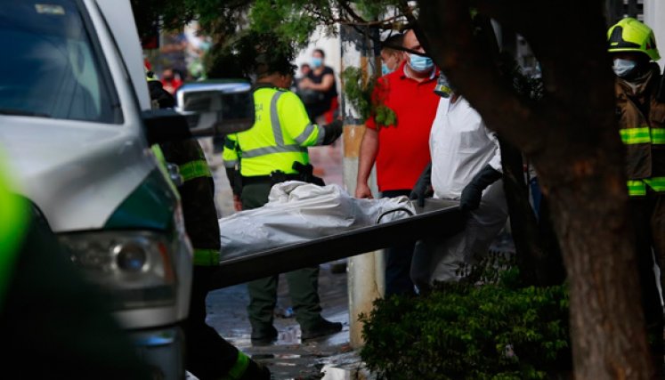 El caso ocurrió en el barrio La Castellana. Los cuerpos fueron levantados por la Sijín y la Fiscalía. (Foto: Juan Pablo Cohen | La Opinión)