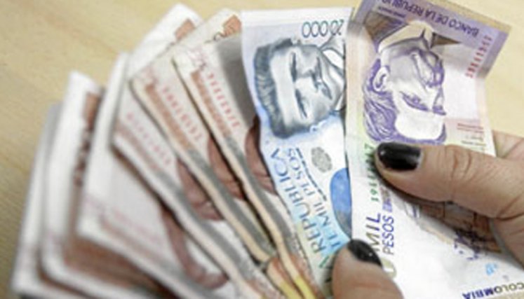 Falsas páginas intentan engañar a la gente ofreciendo la inscripción para recibir el incentivo económico del programa. / Foto: Colprensa 