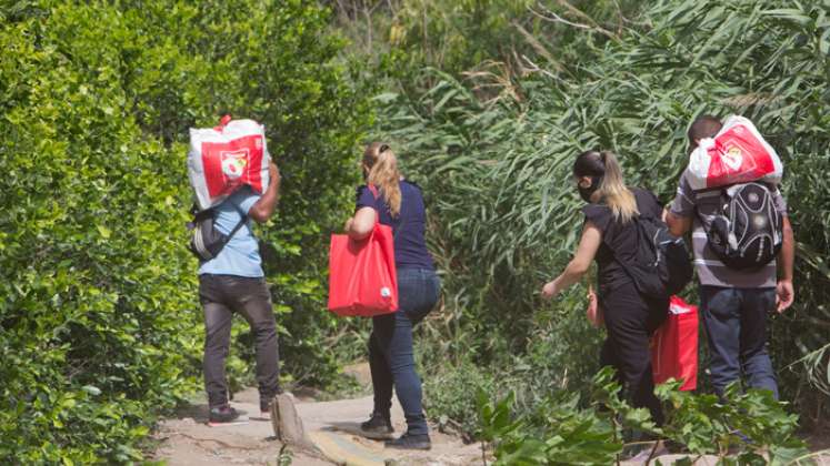 Las trochas siguen siendo las rutas usadas por los migrantes ante el cierre de los pasos oficiales. / Foto: Luis Alfredo Estévez