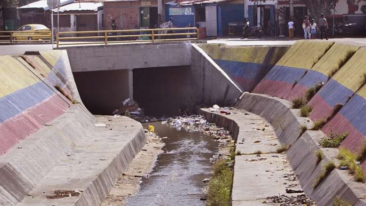 El aumento de habitantes de calle mantiene preocupados a los vecinos. / Luis Alfredo Estévez / La Opinión.