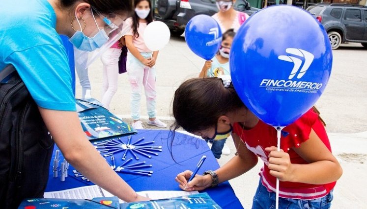 Cooperativa entrega de 13.000 kits escolares. /Foto:Cortesía