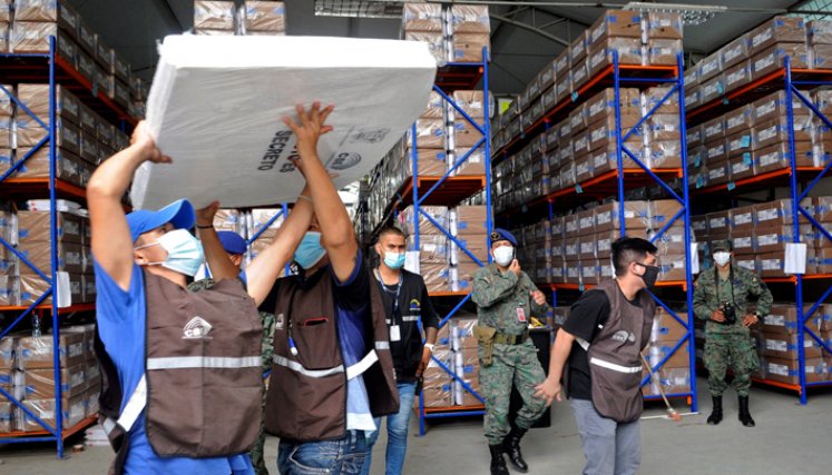 Elecciones en Ecuador En las diferentes ciudades y regiones ecuatorianas todo está dispuesto para las elecciones presidenciales de este domingo./ Foto: AFP