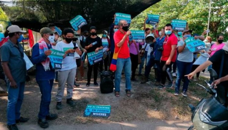 Activistas en contra del francking