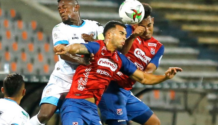 Fútbol profesional colombiano.