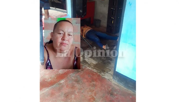 Yennis Maritza Cadenas fue asesinada dentro del local que atendía desde hacía dos años.