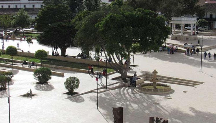 Después de varios intentos, por fin retornó el orden en el parque Águeda Gallardo.