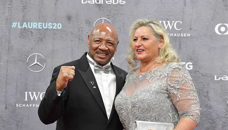 Marvin Hagler, exboxeador, acompañado de su esposa.
