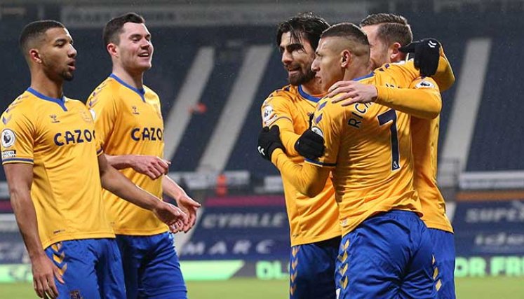 El Everton de Inglaterra sigue en la pelea por un lugar en la Champions