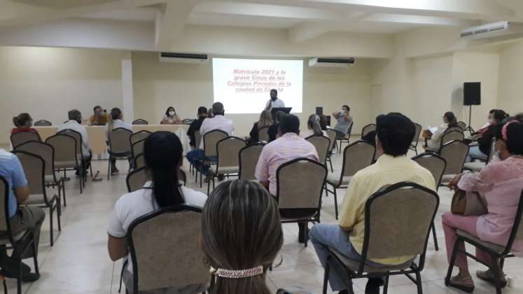 Aspecto del foro de los rectores de colegios privados en el que se discutió la situación de estos planteles. / Foto cortesía para La Opinión