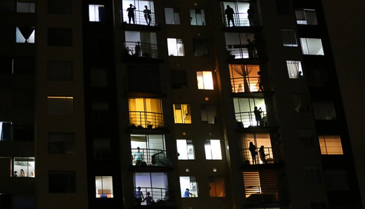 El cierre de bares, restaurantes, cines y demás espacios sociales cortó el contacto y la interacción entre las personas.