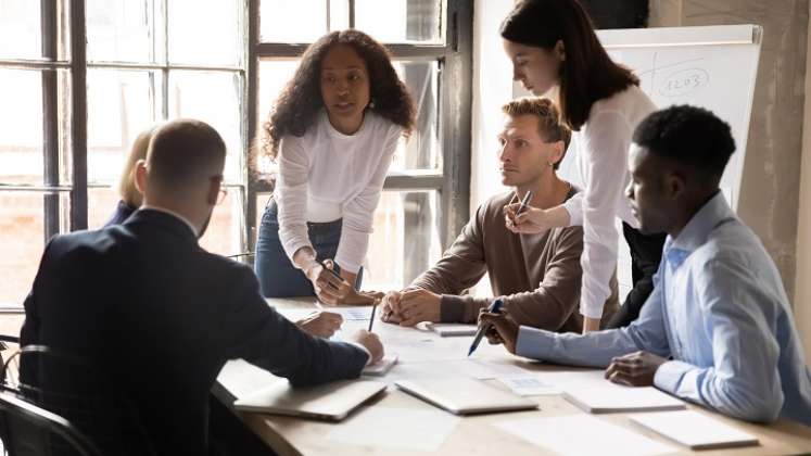 Las empresas deben respetar directrices de equidad de género. / Foto: AFP