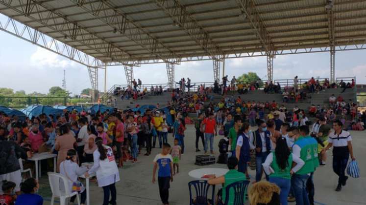 El desplazamiento masivo de venezolanos a Arauquita se generó debido a bombardeos de la guardia venezolana contra supuestos campamentos de las Farc./FOTO: Colprensa