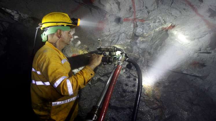 Los deslizamientos que se presentaron en la tarde de este viernes 26 de marzo dejaron al menos 11 personas atrapadas en la mina. /FOTO: Colprensa