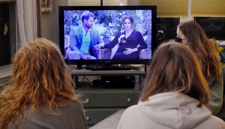 La entrevista concedida en la televisión estadounidense por Meghan Markle y su marido, el príncipe Enrique, nieto de Isabel II, cayó como una bomba en el Reino Unido. / Foto: AFP