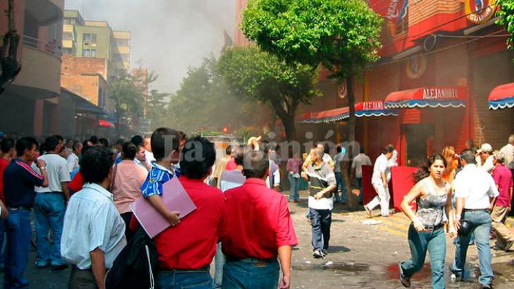 La bomba acabó con buena parte del edificio, situado en pleno corazón de Cúcuta.