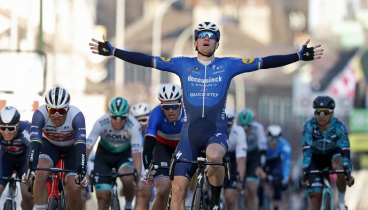 En un falso llano en subida, el irlandés fue superior a sus rivales tras 166 kilómetros. / Foto: AFP
