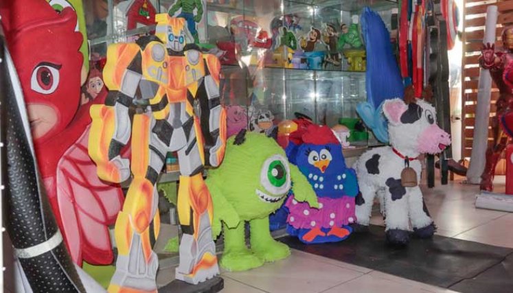 comercio de piñatas avenida octava