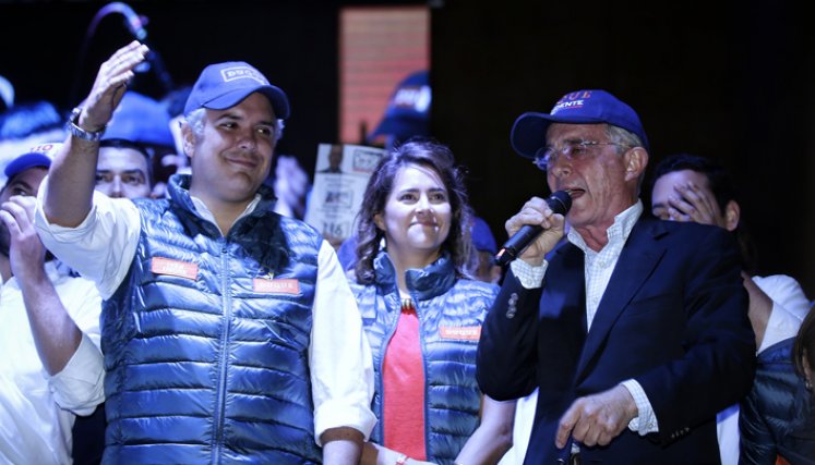 El expresidente Álvaro Uribe contó que una conversación telefónica con el presidente Iván Duque, le indicó que no tomara las proposiciones del Centro Democrático como oposición al Gobierno, sino como una alternativa. / Foto: Colprensa